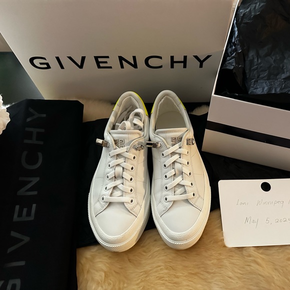 Givenchy city court 36.5 - Picture 1 of 9